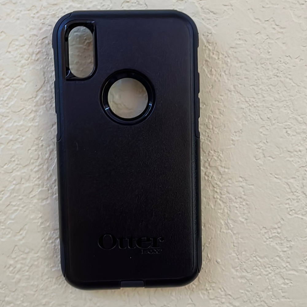 Black Otterbox Case- Brand new! This came in right when I got a new phone